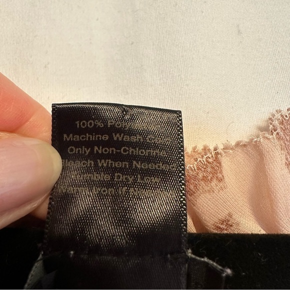 Ann Taylor Leopard Print Smocked Blouse Size Medium Elastic Cuffs Romantic Chic - Picture 6 of 11